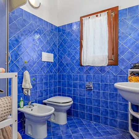 Trilocale Con Vista Porto Taverna Apartment